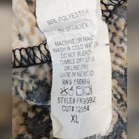 EUC Free Kisses Snake Print Silky Top - Picture 3 of 3